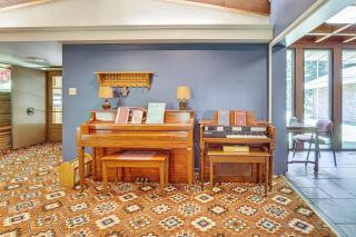Peaceful Coshocton Home with Grills and Spacious Yard - 5