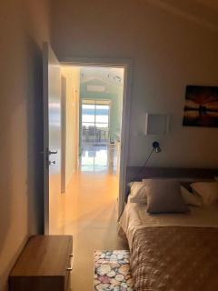 Beachfront Apartment Live - 9