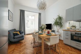 Comfortable and cosy apt a few steps from Dancing House and Naplavka Dance - Prague - 0