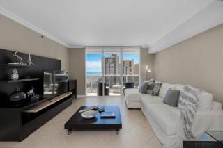 Luxury High Resort Beautiful Views & Amenities - Hallandale Beach - 8