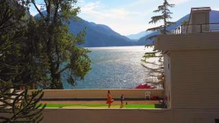 Ozarks Luxurious Lakeside Villa at Harrison Lake - Harrison Hot Springs - 4