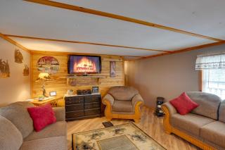 Cozy Catskills Home with Pond on 2 Acres! - - 2