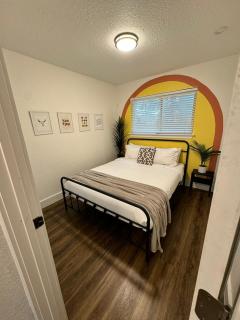 Pet Friendly 3 bedroom with a Cowboy Pool close to Congress - Austin - 9