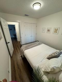 Pet Friendly 3 bedroom with a Cowboy Pool close to Congress - Austin - 6
