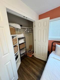 Pet Friendly 3 bedroom with a Cowboy Pool close to Congress - Austin - 1