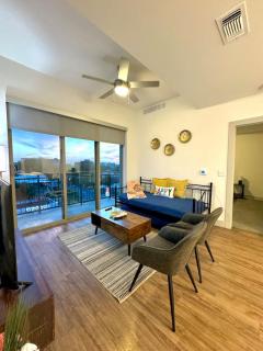 Riverwalk 2BR with Pool, Free Parking and Wi-Fi - San Antonio - 0
