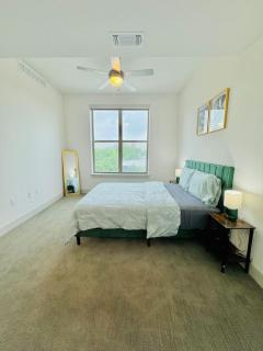 Riverwalk 2BR with Pool, Free Parking and Wi-Fi - San Antonio - 6