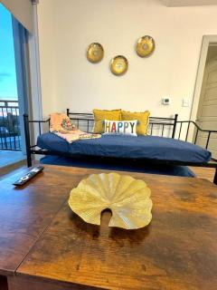 Riverwalk 2BR with Pool, Free Parking and Wi-Fi - San Antonio - 3
