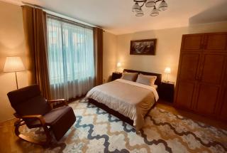 Cozy Corner Guesthouse - Casa in Centrul Civic Brasov - Brasov - 8
