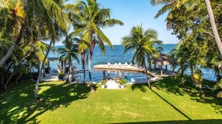 Lush tropical plantings in a gated compound located directly on the Florida Bay cottage - Islamorada - 0