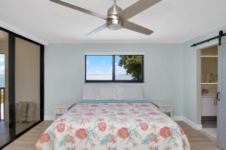 Bayfront townhouse located in the lush tropical setting of Rock Harbor Club, condo - Key Largo - 2