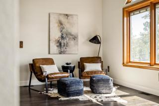 Hot Tub - Scenic Views - Spacious Deck - Game Room - 3