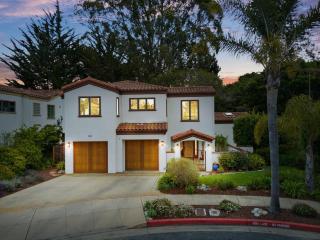 Gorgeous Santa Cruz Villa - Modern Beachside Paradise with NEW Hot Tub & Fast Wi-Fi - Santa Cruz - 9