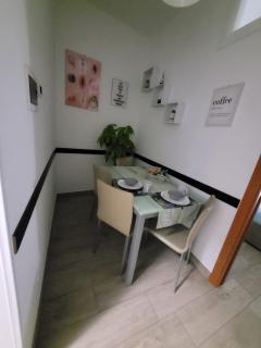 Antony's Hause - - 7