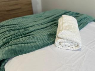 Lindo apartamento de 2/4 com ar condicionado em prédio familiar - Barreiras - 2