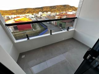 Lindo apartamento de 2/4 com ar condicionado em prédio familiar - 4