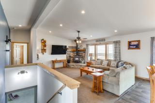 Mountain-View Retreat in Lander with Private Yard! - Lander - 7
