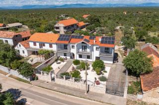 Apartments with parking space Smrdelje, Krka - 23078 - 9