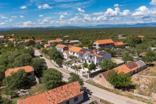 Apartments with a parking space Smrdelje, Krka - 23078 - Kistanje - 8