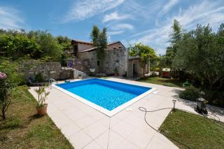 Family friendly house with a swimming pool Radovin, Zadar - 21307 - Ražanac - 0
