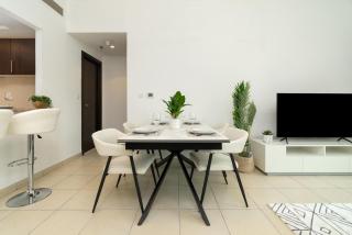 Opulent 1 Bedroom Marina View - Dubai - 3