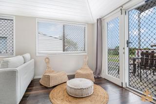 Oasis Two On Farnborough - Yeppoon - 0