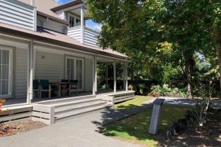 Capital Cottage 2-4 Bedroom- Russell Cottages Collection - Russell - 2