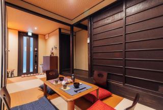 1 stop to Namba! Shinsaibashi & Japanese House kenny1 - Osaca - 2