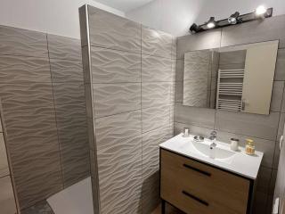 Appartement rénové pour 8 pers, skis aux pieds, cœur de station, grande terrasse, box à skis - FR-1-322-564 - 5