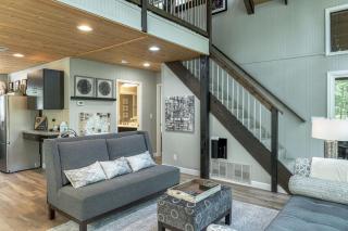 Woodland Getaway Chalet - 5