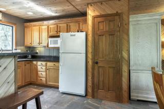 Tarnhouse Lakefront Cottage - Innsbrook - 2