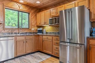 Longhorn Lakeside Chalet - Innsbrook - 2