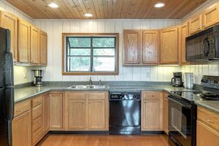Linden Lakefront Retreat with Kayaks - Innsbrook - 4