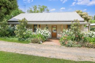 Spring Creek Cottage - Beechworth - 7