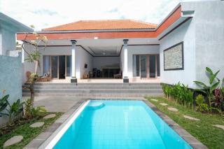 Riverside Villa in Canggu - 0