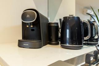 Lux Hamptons Glamour Near Crown w FREE Parking - 2