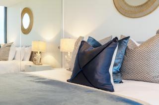 Lux Hamptons Glamour Near Crown w FREE Parking - 3