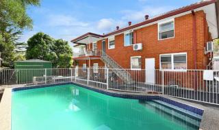 Bexley 5Br near Train & Shpping with pool 12ppl First Floor - Sydney - 0