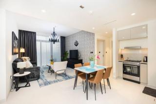 Luxe 1BR at Marina Vista offering Sea Views P605 - 1