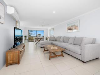 Sunrise by the Sea - Oceanview Apartment - 8