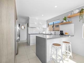 Sunrise by the Sea 5 - Oceanview Apartment - 2