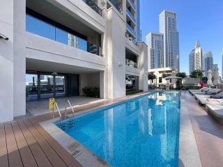 Elegant 4BR, Stunning Burj Khalifa Views Act one 3001 - Dubai - 8