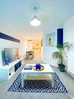 Poets Court - Modern 2 Bedroom Apartment - 2