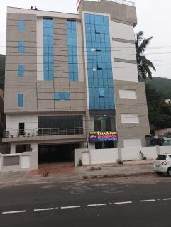 Hotel Paramount - 9