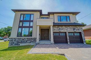 Modernized Five Bedroom Villa - Richmond Hill - 9