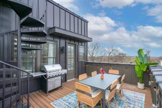 Roof Deck Grill VIEWS 2 Miles from Broadway - Nashville - 3