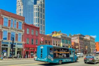 Grand Loft ON THEE Broadway Strip - Nashville - 7