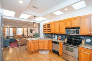 Spacious Penthouse ON the Broadway Strip - Nashville - 6