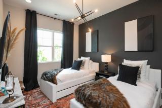 Rooftop Deck and Rec Room Minutes to DWNTN - Nashville - 6