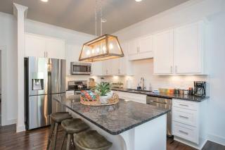 Spacious w Bar & Pool Table & Garage Near Belmont - Nashville - 3